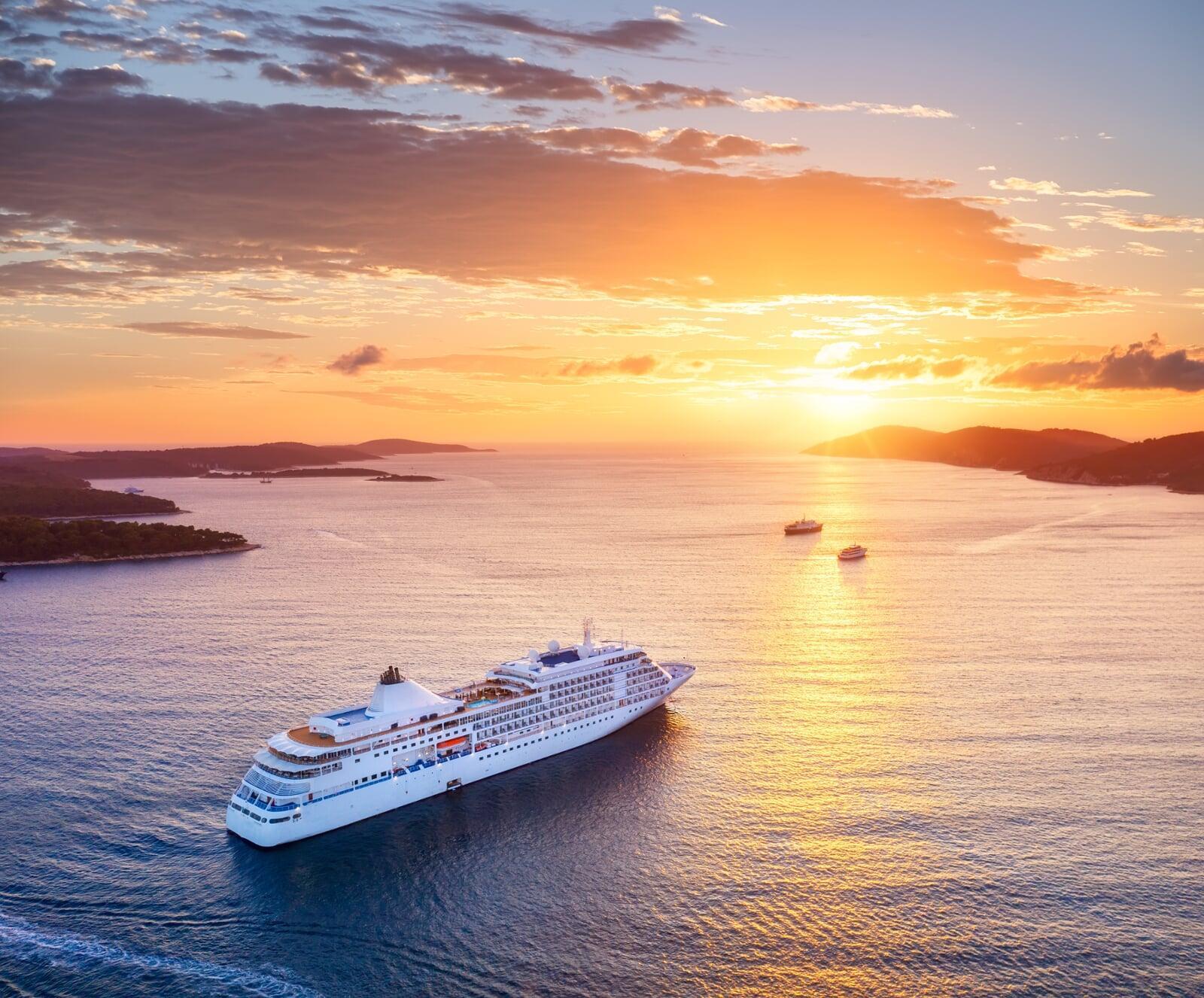 Smart Cruise Booking Strategies for Business Leaders: Maximizing Your Corporate Event at Sea